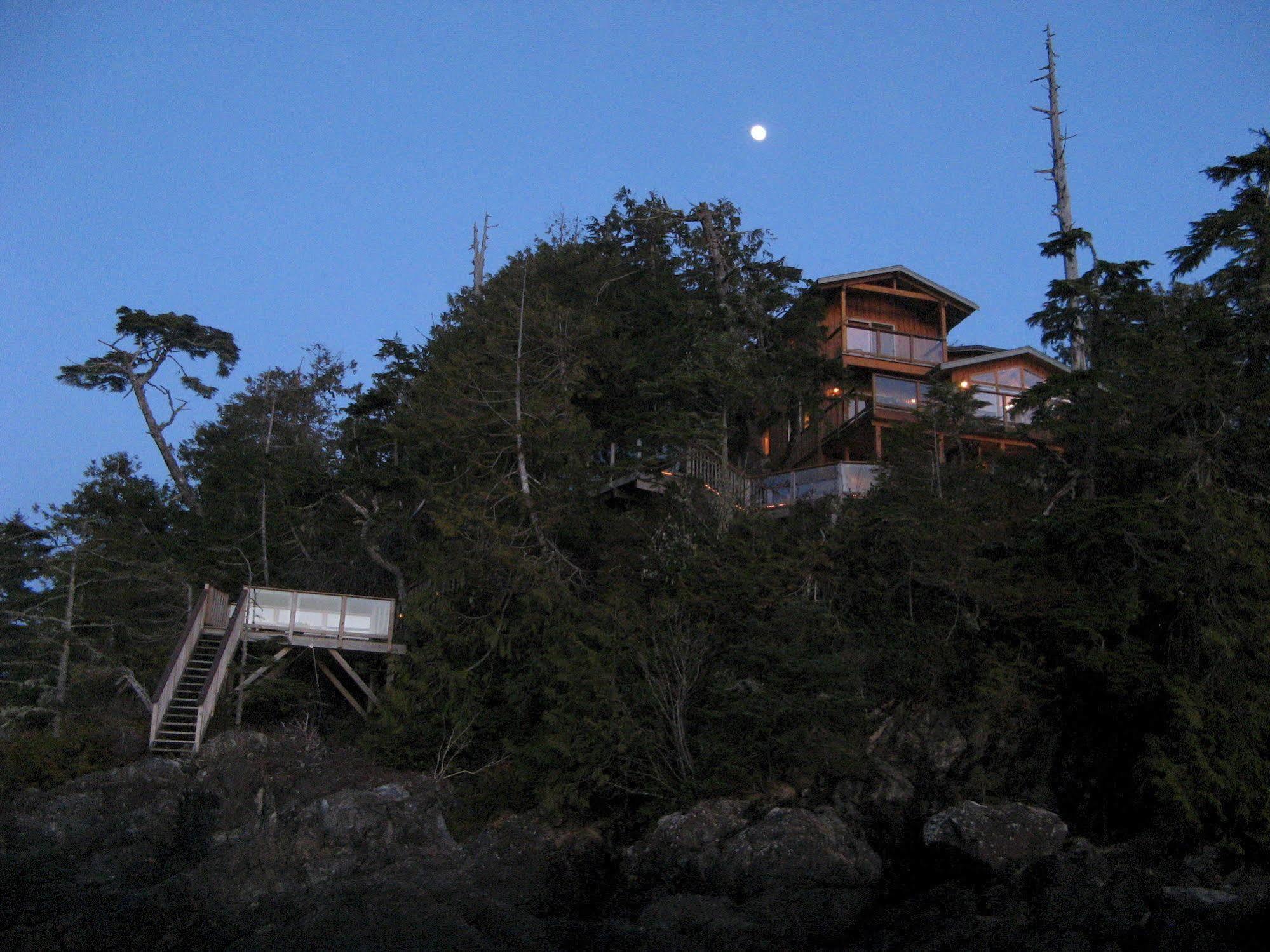 Reef Point Oceanfront Bed And Breakfast Ucluelet Exteriör bild