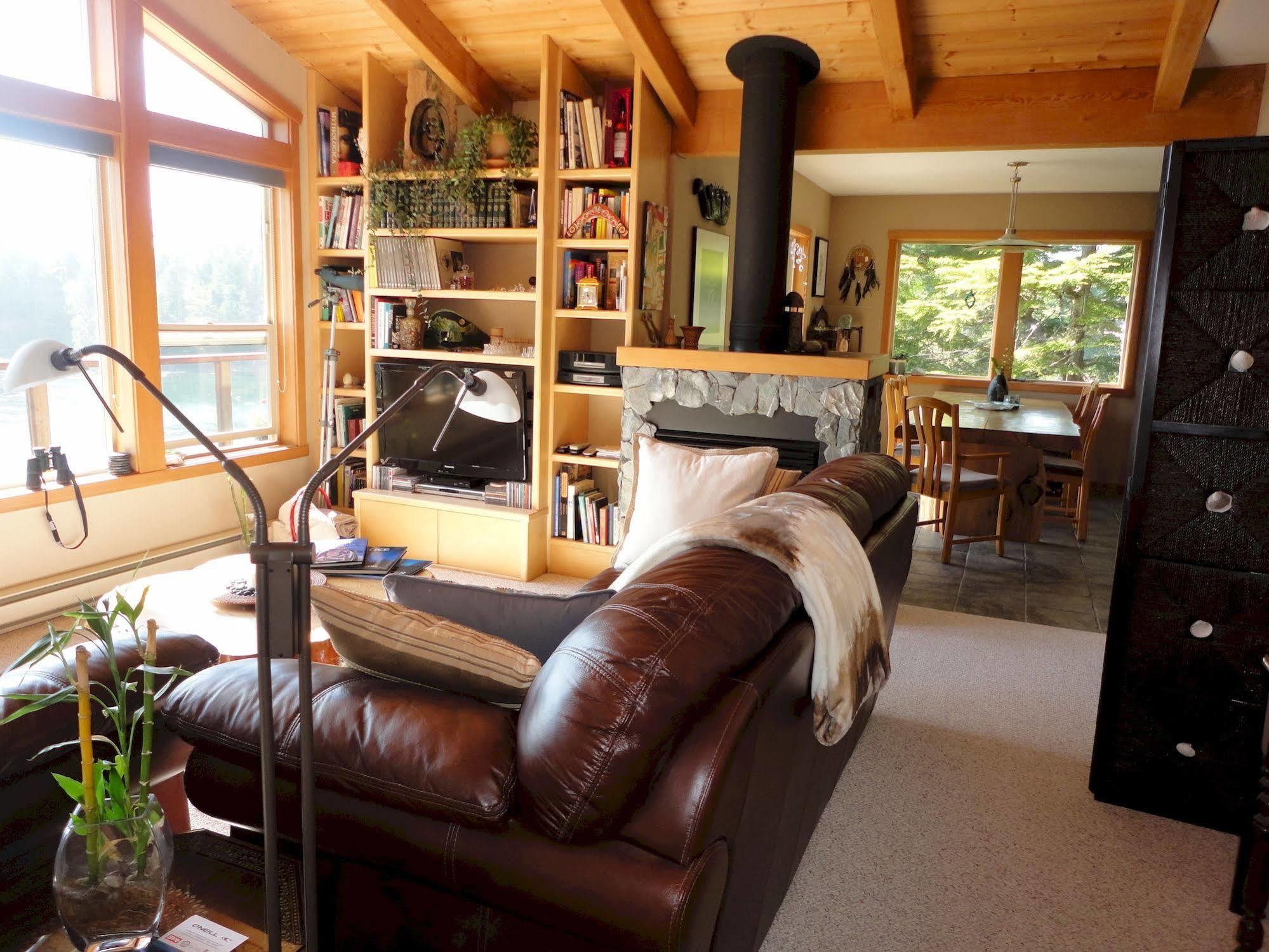 Reef Point Oceanfront Bed And Breakfast Ucluelet Exteriör bild