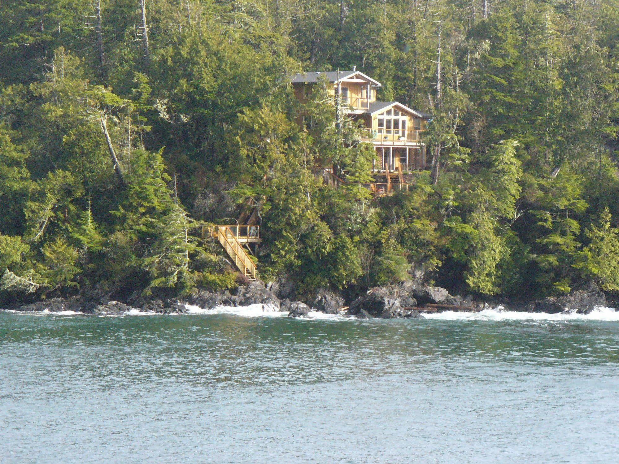 Reef Point Oceanfront Bed And Breakfast Ucluelet Exteriör bild